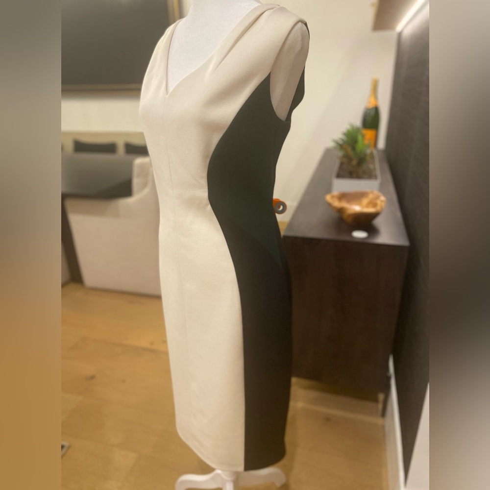 Tahari Mallie fitted sheath dress - size 12 white/black/hunter green block